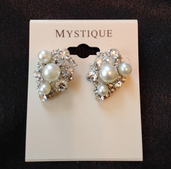 mystique womens round pearl pierced elegant wedding formal silver stud earrings - Picture 1 of 3